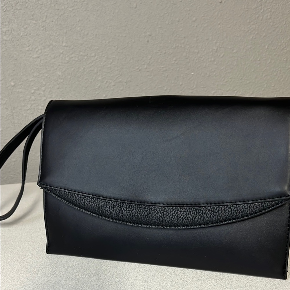 A New Day Sleek Black Clutch - Picture 6 of 6
